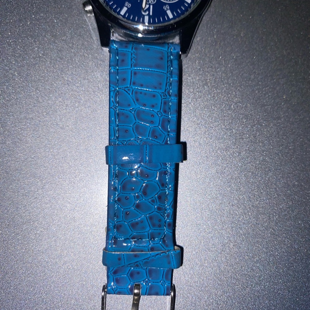 Watch - Picture 9 of 9
